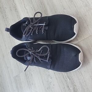 Nike Roshe Run Sneakers